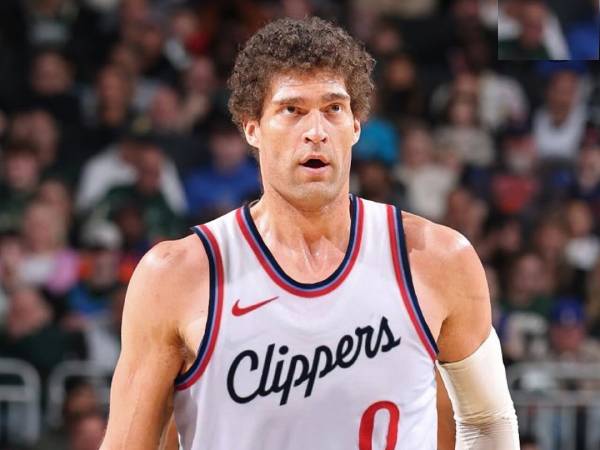 Brook Lopez, seorang pelindung ring setinggi 7 kaki 1 inci dan pembuka ruang di lapangan, membawa warisan juara dan fleksibilitas ke skuad pelatih Tyronn Lue. (Foto: Instagram)