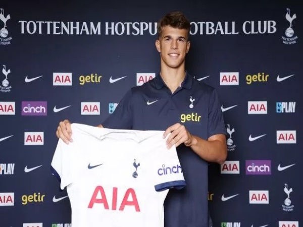 Defender Tottenham