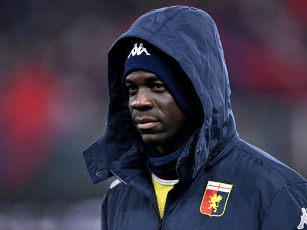 Frustrasi di Genoa, Mario Balotelli Tuduh Patrick Vieira Tak Profesional
