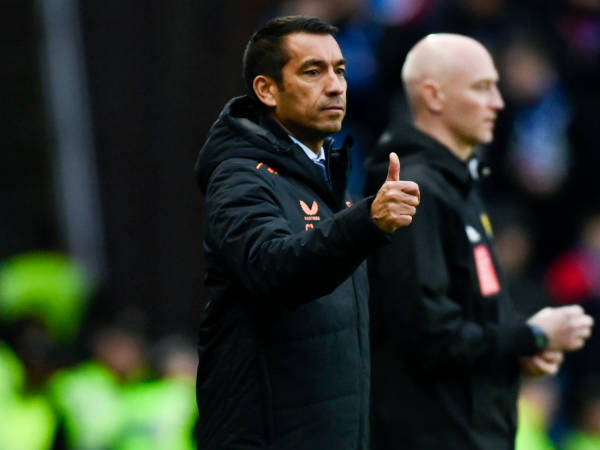 Giovanni van Bronckhorst Resmi Bergabung dengan Staf Pelatih Liverpool