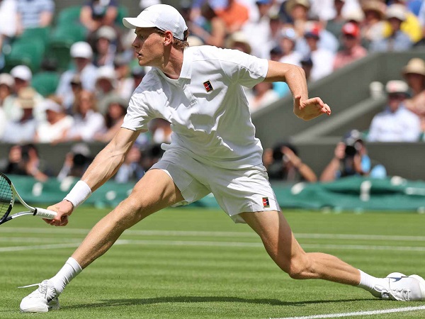 Hasil Wimbledon: Jannik Sinner Menang Telak Atas Rekan Senegara Di Babak Pertama