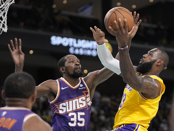 Kevin Durant tuai pujian besar dari LeBron James.