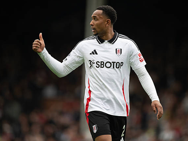 Tolak Everton, Kenny Tete Resmi Perpanjang Kontrak di Fulham