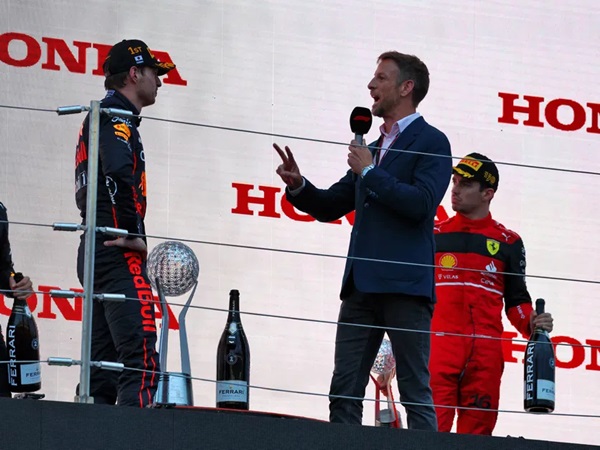 Jenson Button Tanggapi Isu Verstappen ke Mercedes