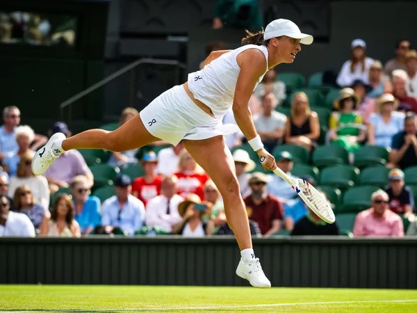 Hasil Wimbledon: Iga Swiatek Temukan Jalan Keluar Demi Keluar Dari Lubang Jarum