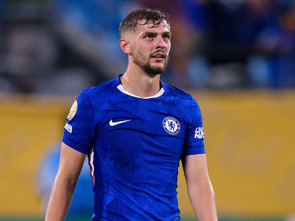 Gelandang Chelsea, Kiernan Dewsbury-Hall