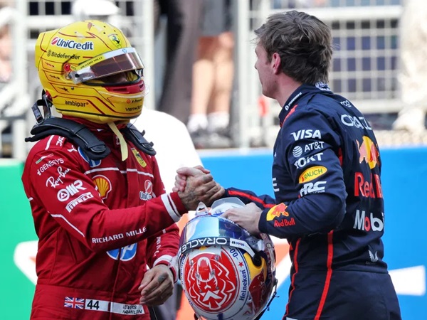 Lewis Hamilton Akan Rekomendasikan Verstappen ke Mercedes