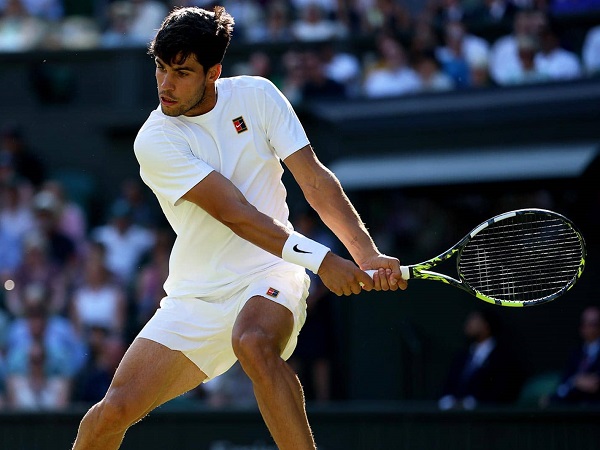 Hasil Wimbledon: Kecolongan Satu Set Tak Halangi Carlos Alcaraz Kembali Ke Babak 16 Besar