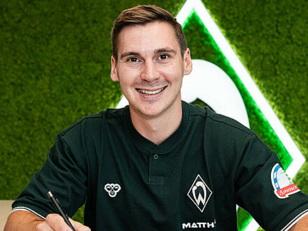 Leeds United Resmi Pinjamkan Max Wober ke Werder Bremen