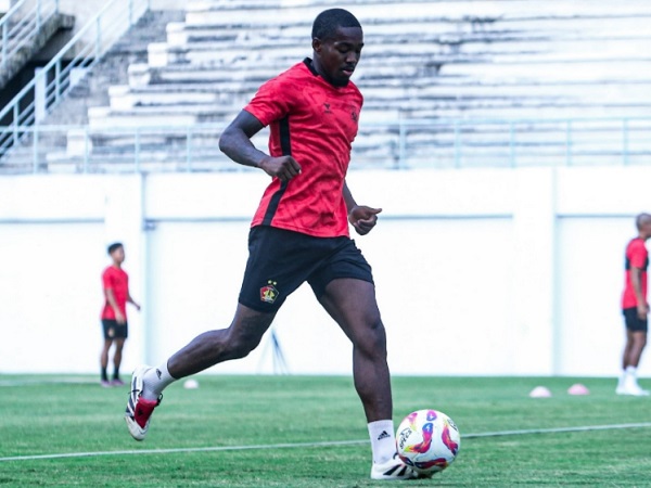 Penyerang anyar Persik Kediri, Sylvain Atieda