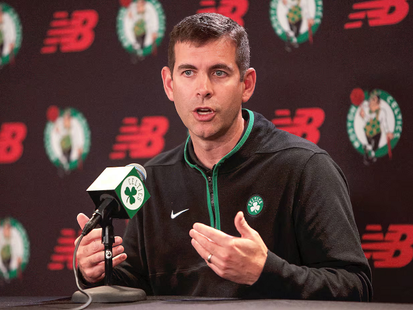 Brad Stevens tepis rumor Boston Celtics sedang masuk tahapan rebuild.