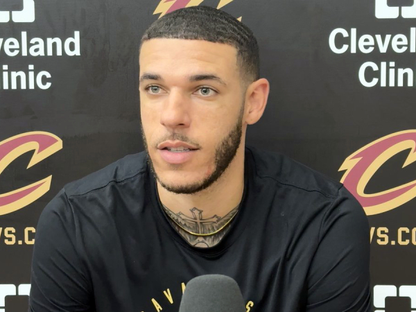 Saat ini, Lonzo Ball fokus pada penguatan bagian bawah tubuhnya dan beradaptasi dengan sistem Cavaliers. (Foto: AP)