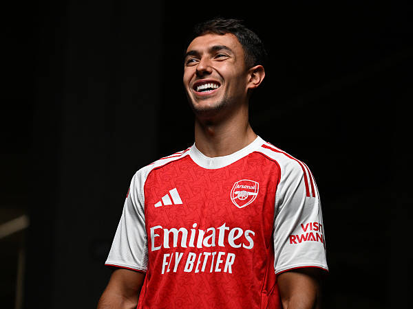 Martin Zubimendi Temukan Kenyamanan Lewat Wajah-wajah Lama di Arsenal