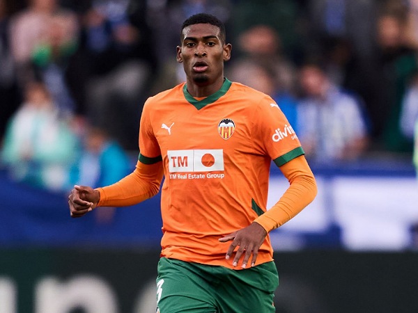 Arsenal membidik bek Valencia, Cristhian Mosquera