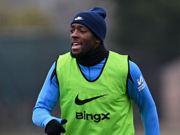 Bek Chelsea, Axel Disasi, diminati oleh Newcastle United