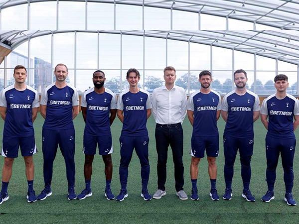 Tottenham Umumkan Susunan Lengkap Staf Pelatih Thomas Frank