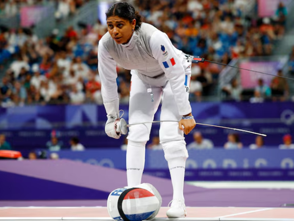 Hasil positif tes doping Ysaora Thibus disebabkan oleh kontaminasi tidak sengaja melalui ciuman dengan pacarnya saat itu, atlet anggar Amerika Race Imboden. (Foto: AFP)