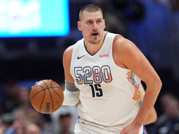 Nikola Jokic memprioritaskan strategi keuangan jangka panjang daripada kesepakatan segera. (Foto: AP)