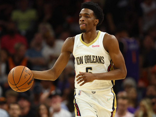 New Orleans Pelicans beri perpanjangan kontrak pada Herb Jones.