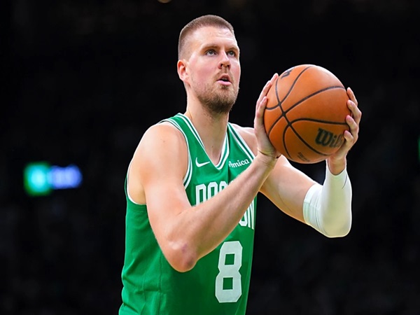 Kristaps Porzingis Tak Sabar Bermain dengan Trae Young