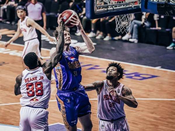 Satria Muda Pertamina buat Pelita Jaya keok di Game 1 karena defense yang solid.
