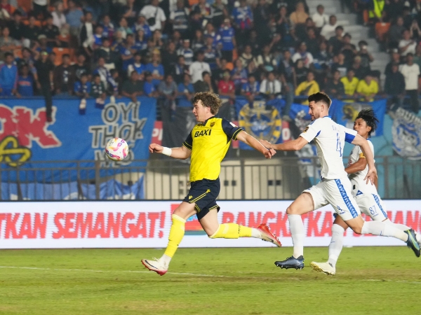 Dua pemain Timnas Indonesia, Ole Romeny dan Marselino Ferdinan mengalami cedera saat membela Oxford United di Piala Presiden 2025