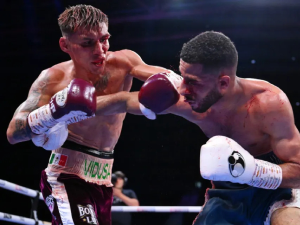 Francisco Rodriguez Jr (kiri) mengalahkan Galal Yafai pada 21 Juni di Birmingham, Inggris. (Foto: Fight TV)