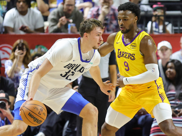 Pelatih Mavericks, Jason Kidd, memuji ketenangan dan fleksibilitas Cooper Flagg, menyoroti perannya sebagai point-forward. (Foto: AP)