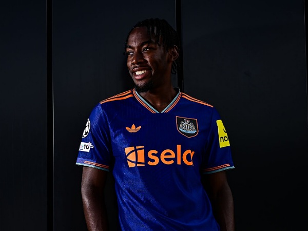 Anthony Elanga resmi pindah ke Newcastle United
