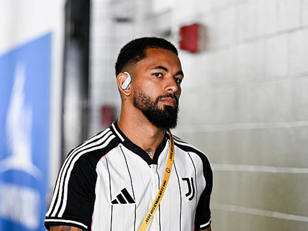 Everton Jadi Kandidat Terdepan Dapatkan Douglas Luiz dari Juventus