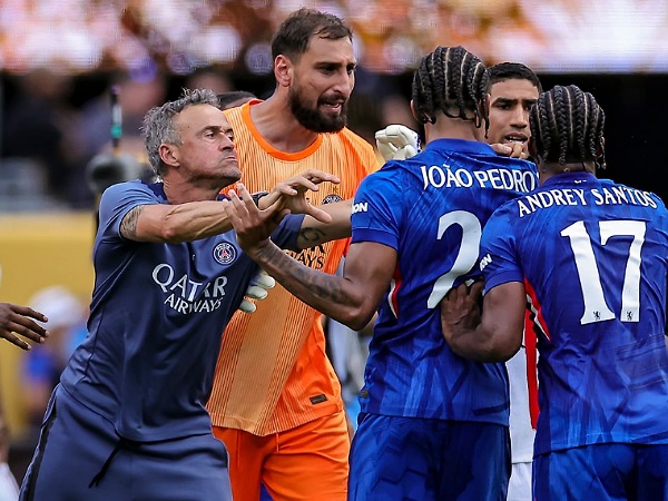 Luis Enrique dan Joao Pedro terlihat ketegangan setelah peluit panjang final Piala Dunia Antarklub