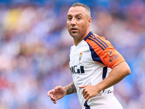 Kembali ke La Liga, Real Oviedo Perpanjang Kontrak Santi Cazorla