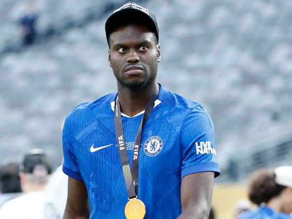 Bek Chelsea, Benoit Badiashile