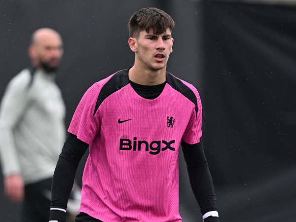 Kiper muda Chelsea, Mike Penders