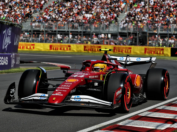 Lewis Hamilton akan terus bantu kuda jingkrak untuk tingkatkan kecepatan mobil.