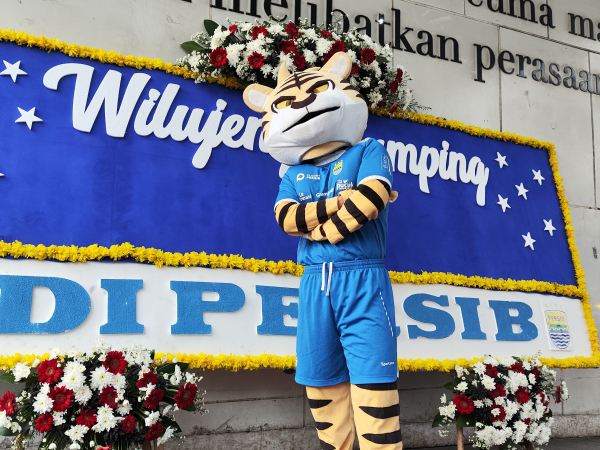 Persib bocorkan rekrut pemain baru melalui karangan bunga