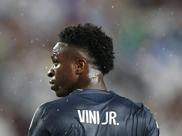 Real Madrid Tunda {embicaraan Kontrak Baru Vinicius