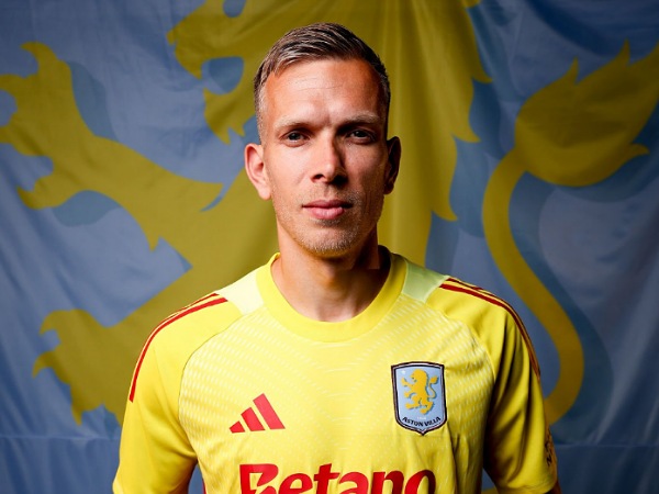 Aston Villa mengumumkan kedatangan kiper baru, Marco Bizot