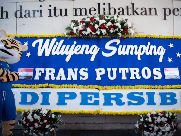 Frans Putros diharapkan tambah kedalaman skuat Persib