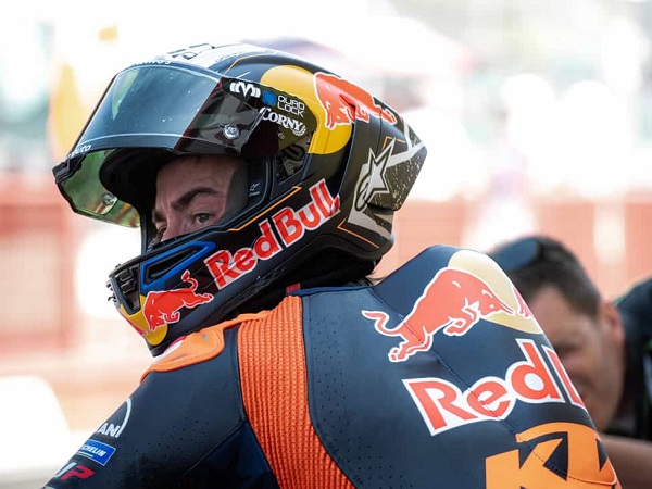 Pedro Acosta sebut KTM tertinggal makin jauh dari para rivalnya.