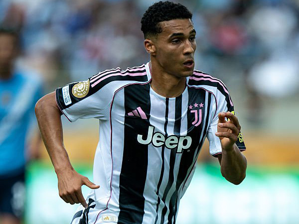 Alberto Costa.