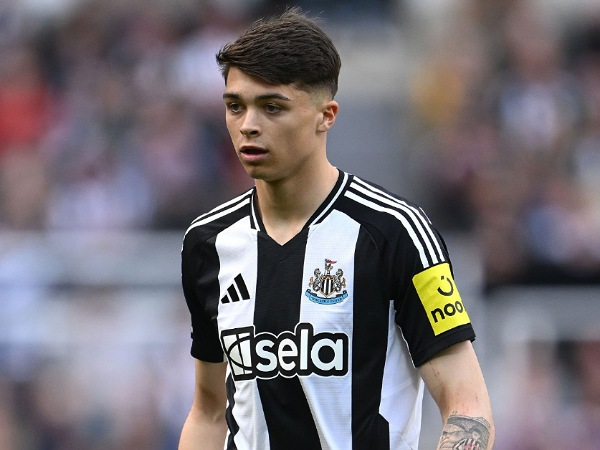 Gelandang muda Newcastle United, Lewis Miley