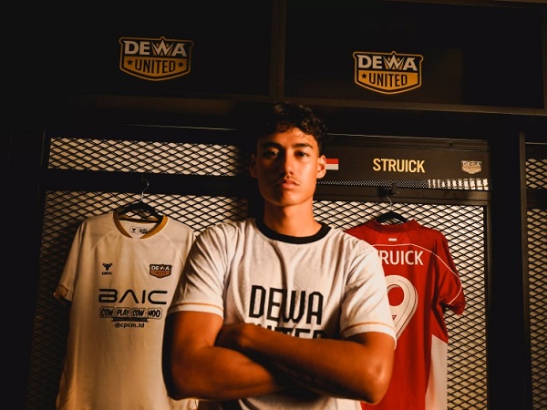 Rafael Struick resmi diperkenalkan sebagai pemain anyar Dewa United FC