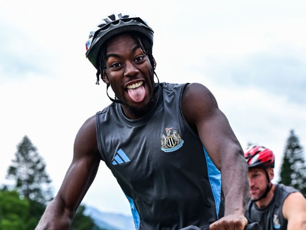 Anthony Elanga menantikan debutnya untuk Newcastle United