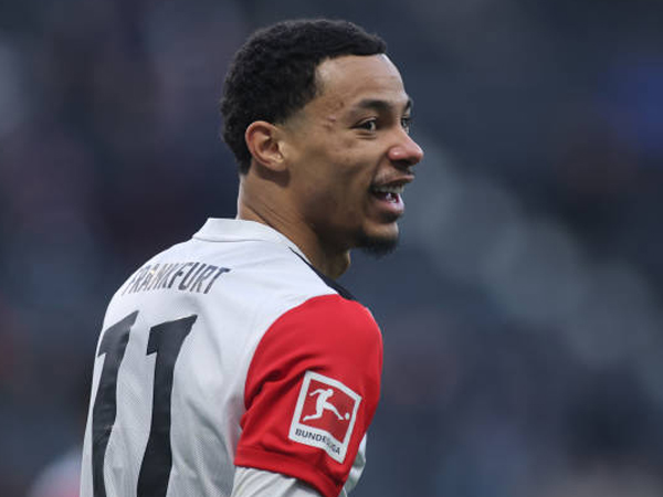 Liverpool Kalahkan Newcastle United dalam Perburuan Hugo Ekitike