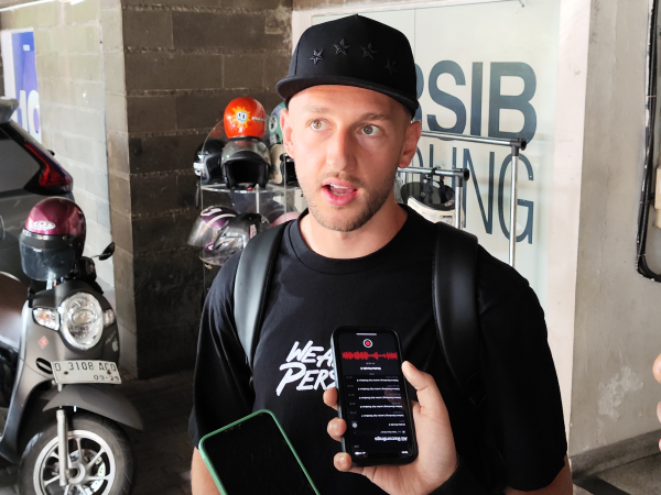 Kiper Persib, Adam Przybek