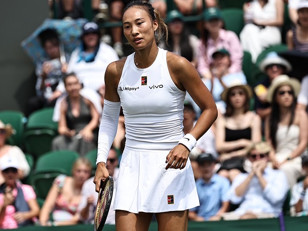 Hadapi Pisau Bedah, Partisipasi Zheng Qinwen Di US Open Diragukan