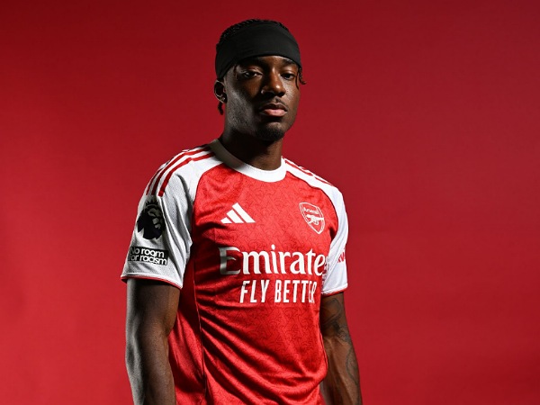 Noni Madueke resmi mengenakan seragam Arsenal