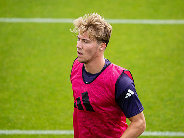 Sertakan Opsi Pembelian, AC Milan Tertarik Pinjam Rasmus Hojlund