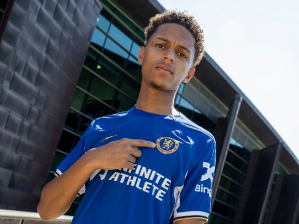 UEFA soroti transfer Omari Kellyman dari Aston Villa ke Chelsea